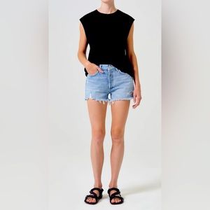 AGOLDE PARKER VINTAGE CUT OFF SHORT size 26 pre-loved left back‎ pocket cut